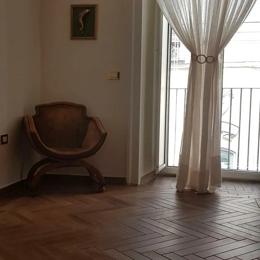 Ercolano Suite 181 contacts